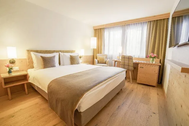 Alpine, 2 Queen Beds، Hotel Gstaaderhof 1/1