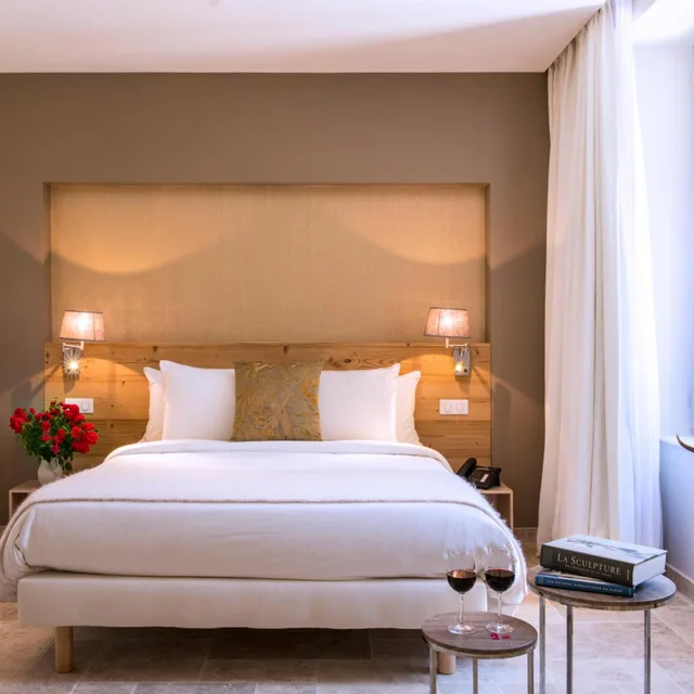 غرفة كلاسيكية بسرير مزدوج، Chateau de Massillan 3/8