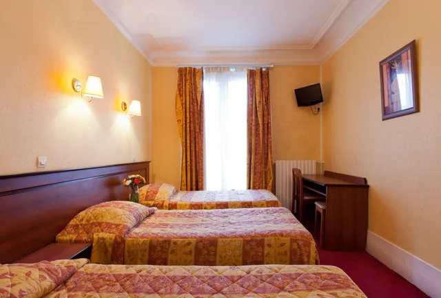 غرفة ثلاثية بسرير مزدوج وسرير فردي، HOTEL DU SQUARE D ANVERS 3/8