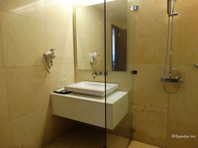 غرفة ديلوكس بسرير كينج، Armada Hotel Manila 7/10