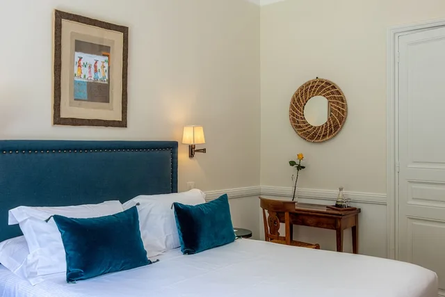Charme, Pavilion, Queen Bed، Domaine de la Tortiniere 4/10