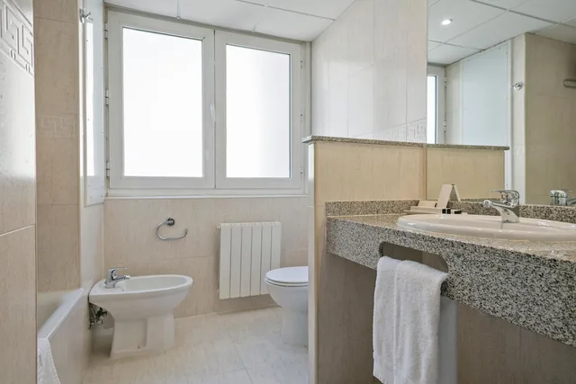 غرفة داخلية بسريرين منفصلين، Hotel Best Andorra Center 9/9
