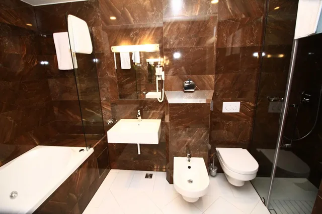 جناح جونيور بشرفة، Hotel International Prishtina Spa Prishtina 4/8