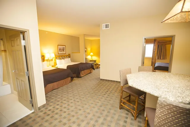 Majestic، Great Wolf Lodge Kansas City 2/2
