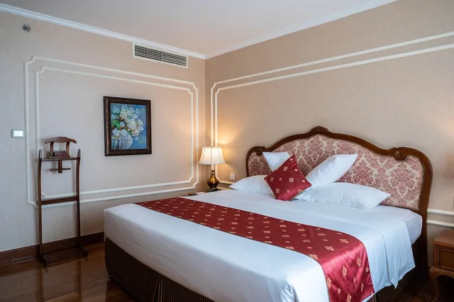 جناح ملكي بسريرين كينج، Hotel Grand Saigon 4/10