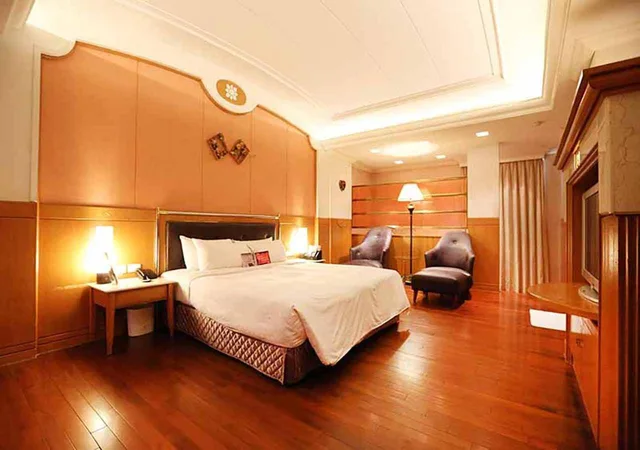غرفة قياسية بسرير مزدوج، Royal Group Motel Tai Nan Branch 1/2