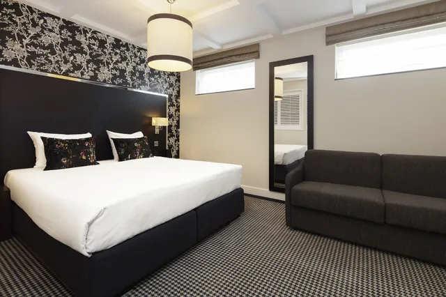 Semi Basement, Triple, 1 Queen and 1 Single Bed, Partial View، Notting Hill 5/8
