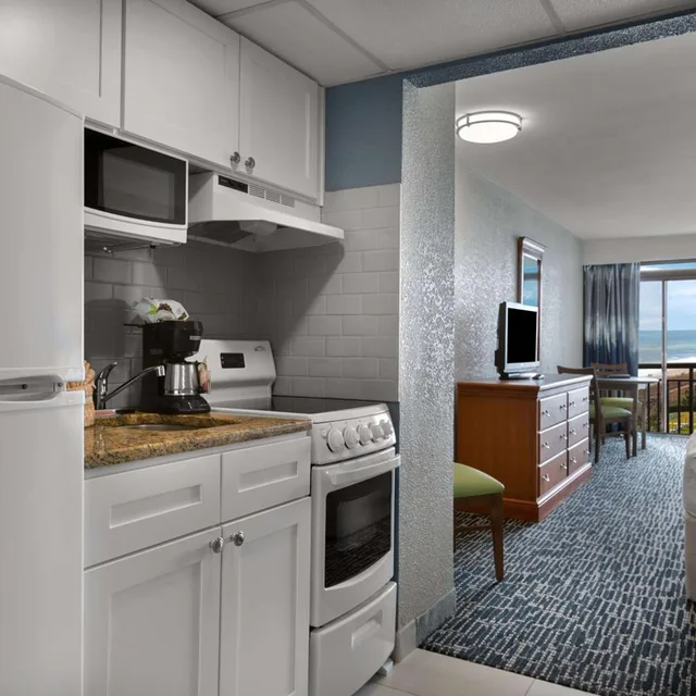 Room, 2 Queen Beds, Partial Ocean View, Balcony, Dayton House Resort, BW Signature Collection 4/5