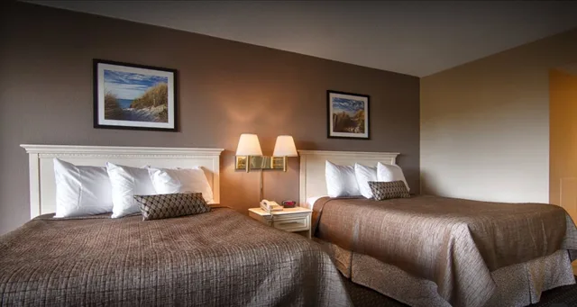 2 Rooms, Deluxe, Suite, 4 Queen Beds, No Balcony, Grande Shores Ocean Resort 3/10