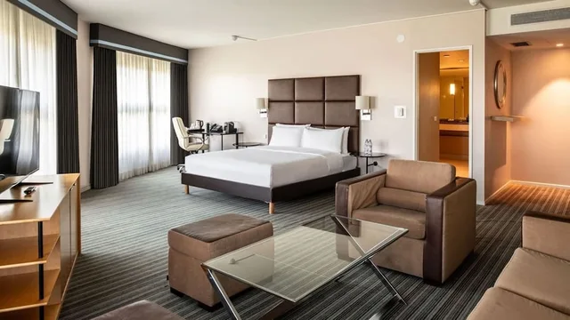 غرفة جونيور بسرير كينج، Van Der Valk Hotel Paris Cdg Airport 1/4