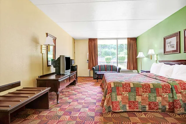 Suite, 2 Queen Beds, Smoking, Super 8 by Wyndham Nashville Near Downtown / I-40 2/2