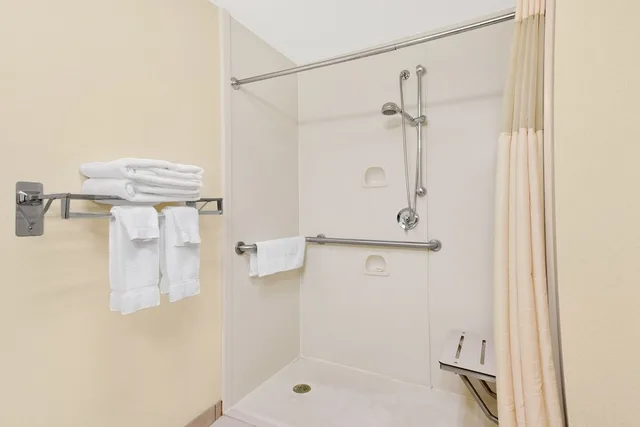 غرفة بسرير مزدوج لذوي الإعاقة، Days Inn by Wyndham Columbus Airport 5/5