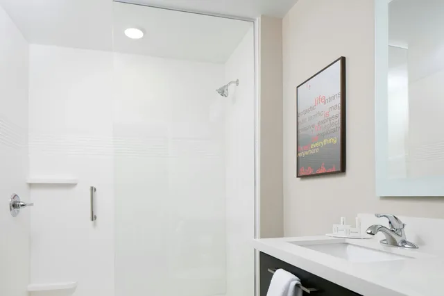 غرفة، TOWNEPLACE SUITES KANSAS CITY AIRPORT 1/1