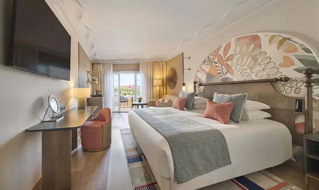 Room, King Bed, Golf Course View, Sofa, Balcony، La Manga Club Hotel Principe Felipe 5/7