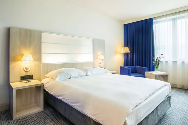 Superior, Twin Beds, Castle View، Park Inn By Radisson Krakow 2/8