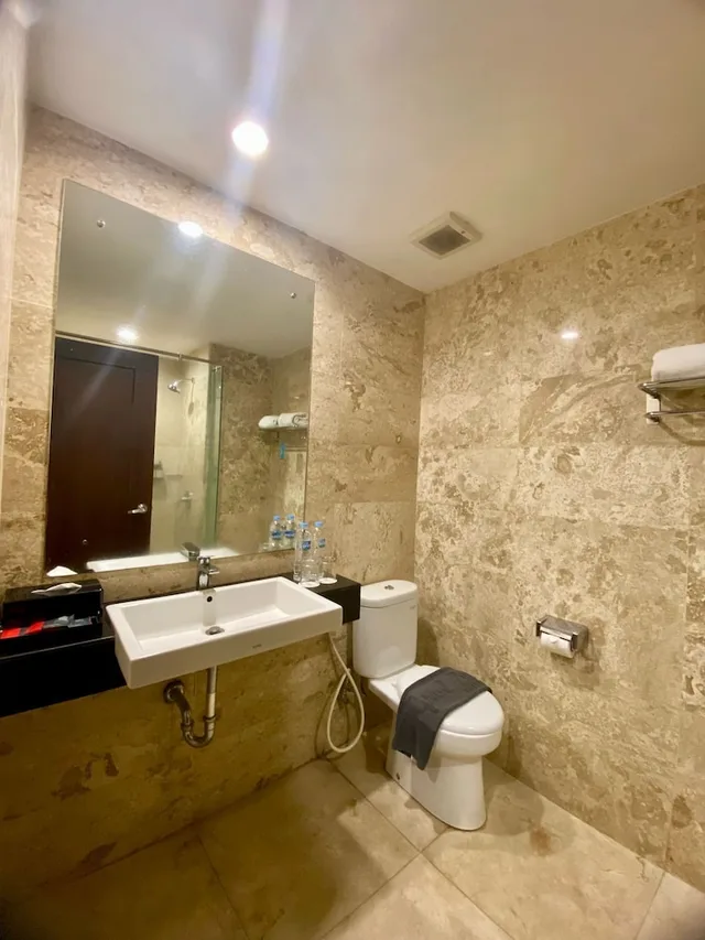 غرفة تنفيذية بسرير كوين، Manna Hotel Pematangsiantar 3/3