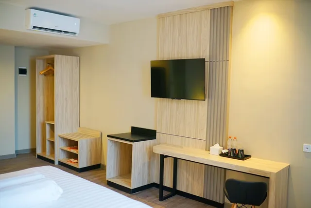 غرفة تنفيذية بسرير مزدوج، Front One Gosyen Hotel Salatiga 5/8