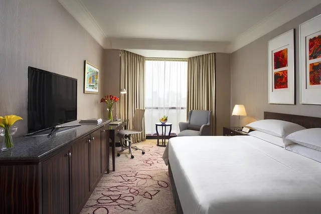غرفة كلوب بسرير كينج، SHERATON TOWERS SINGAPORE 1/3