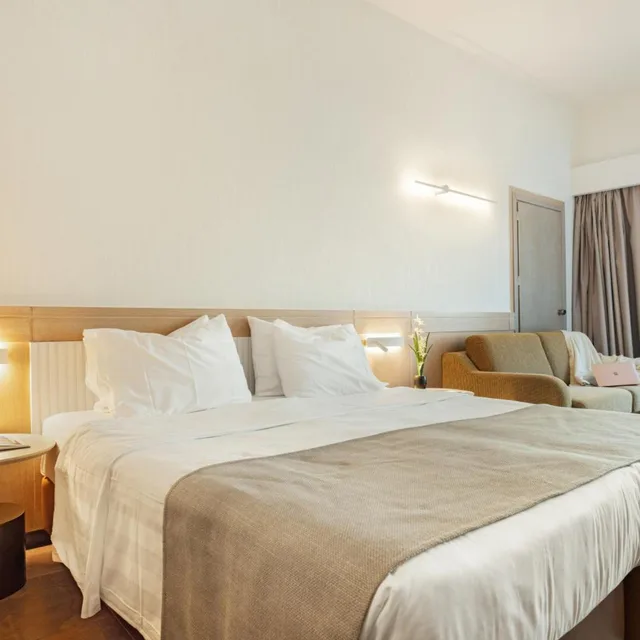غرفة قياسية بسرير مزدوج أو سريرين منفصلين، Thalassa Beach Resort - Adults Only 1/10