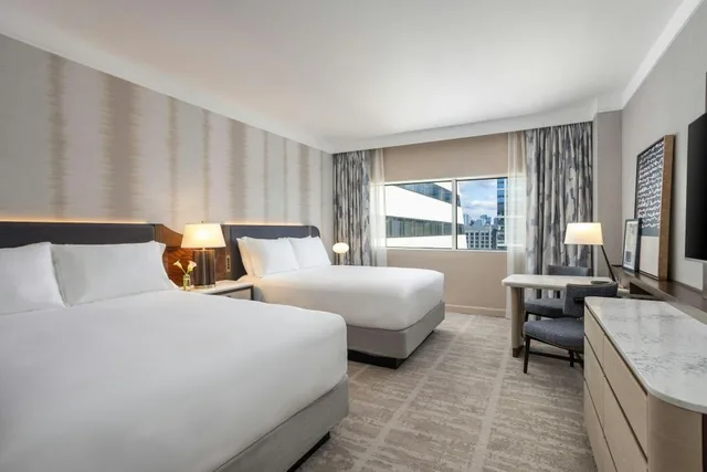 غرفة غراند بسرير كوين، Loews Vanderbilt Hotel 1/3