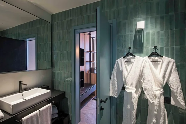 جناح جونيور بسرير كينج بإطلالة على البحر، Hotel Europa 8/10