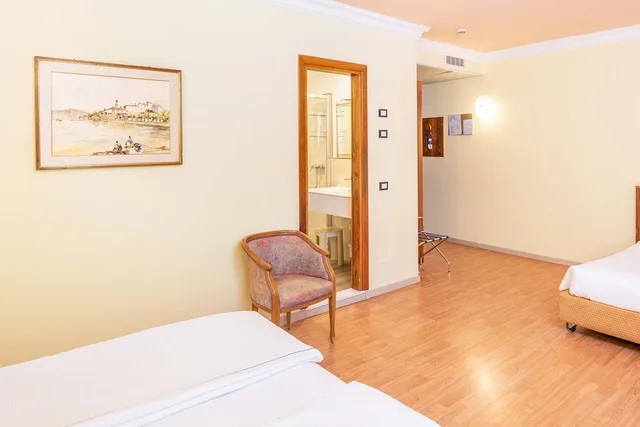غرفة ثلاثية بثلاثة أسرّة، Park Hotel Jolanda 5/10