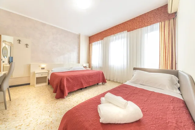 Premium, King Bed, Balcony, Gold Hotel 3/7