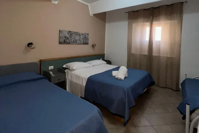 Room, Quadruple, 1 Double and 2 Bunk Beds، Hotel Martini 5/9