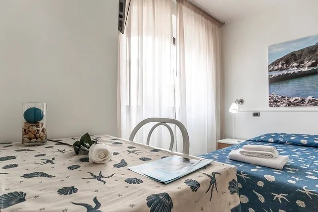 غرفة بسرير كوين، Hotel Tirreno 2/7