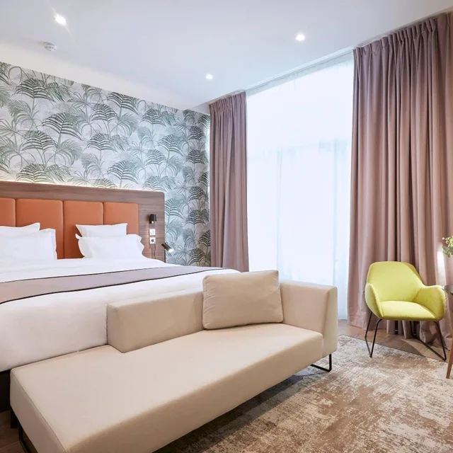Superior, King Bed, Quality Hotel Bordeaux Centre 1/6