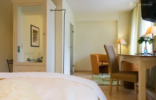 غرفة بزنس بسرير كوين، Hotel 3 Konige 1/6