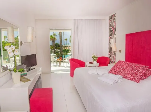 Standard, Double or Twin Bed, Side Sea View، Dome Beach Marina Hotel and Resort 3/3