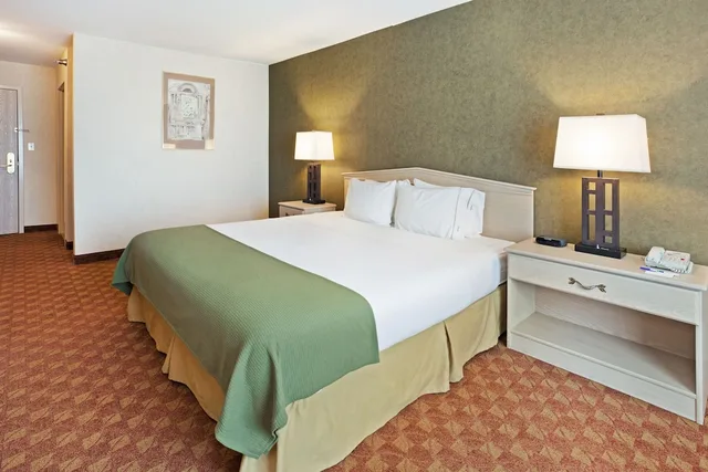 غرفة قياسية بسرير كينج، Holiday Inn Express & Suites Corbin, an IHG Hotel 3/5