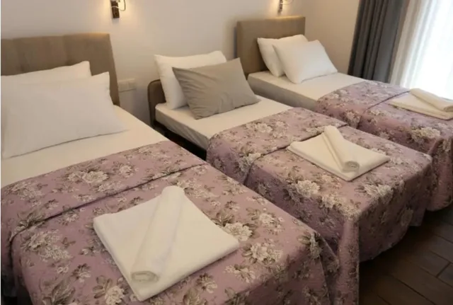 غرفة قياسية ثلاثية، Atacesme Hotel 2/2