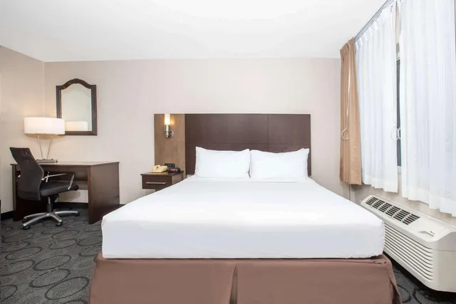 غرفة ديلوكس بسرير مزدوج لذوي الإعاقة، Baymont by Wyndham San Diego Downtown 2/2