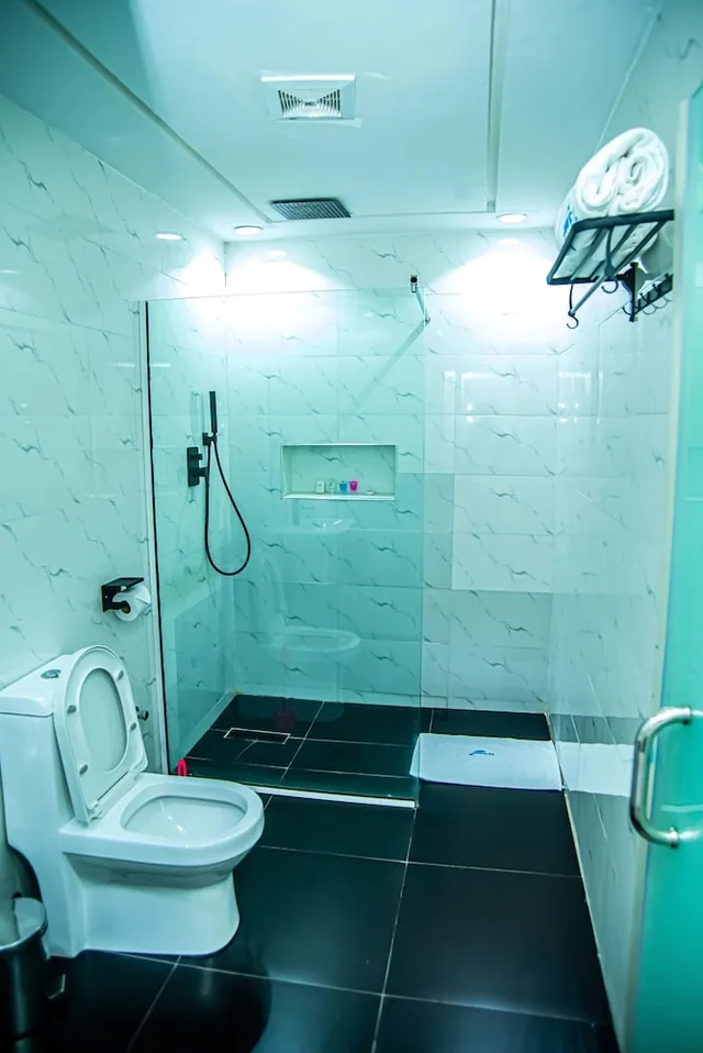 جناح ملكي بسرير كينج، Caledonian Suites 3/3