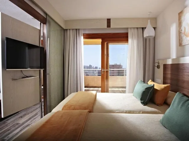 جناح جونيور سوبيريور بسريرين منفصلين، Sandos Benidorm Suites 1/1