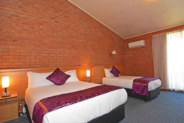 Superior, Triple, Main Lead Ballarat Motel 1/1