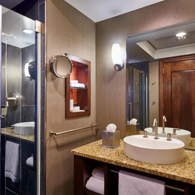 غرفة بسرير كينج لذوي الإعاقة، Mount Airy Casino And Resort 10/10