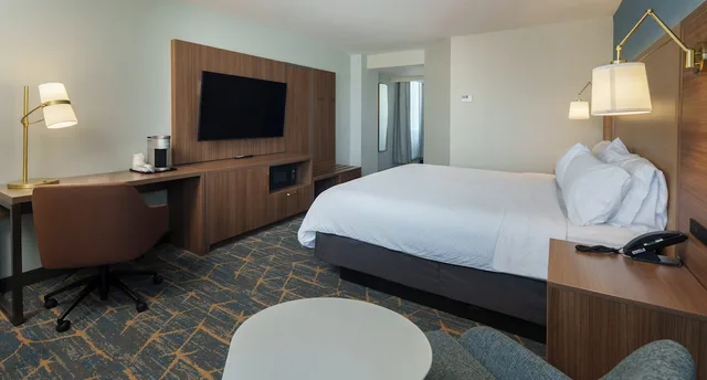 غرفة بريميوم بسرير كينج، Holiday Inn Laval Montreal 10/10