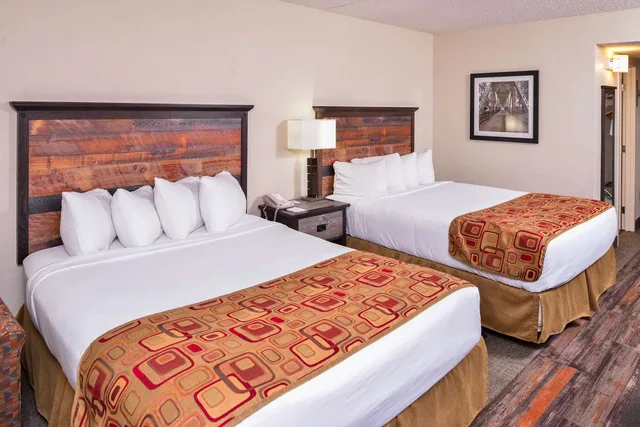 Room, 2 Queen Beds, Pool Side، Best Western Kelly Inn 4/6