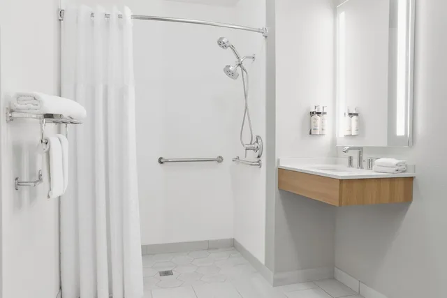 جناح بسرير كينج وسرير فردي بغرفة نوم واحدة بمطبخ، Staybridge Suites Peoria Downtown 6/6