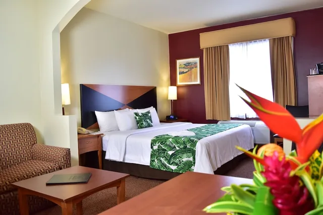 جناح بسرير كينج مع أريكة، Sleep Inn Hotel Paseo Las Damas 5/8