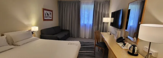 غرفة تنفيذية بسرير كوين مع أريكة، NOVOTEL MANCHESTER WEST 3/8