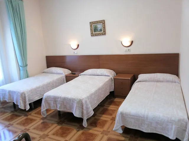 غرفة قياسية ثلاثية بثلاثة أسرّة، Hostal Zamora 3/3