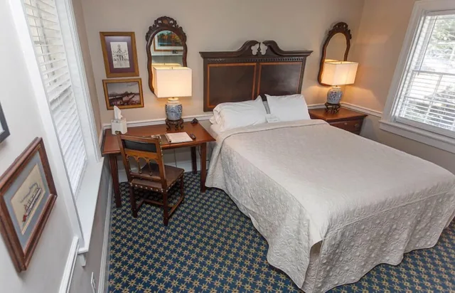 Old Quarter, Queen Bed، Anchuca Historic Mansion & Inn 1/8