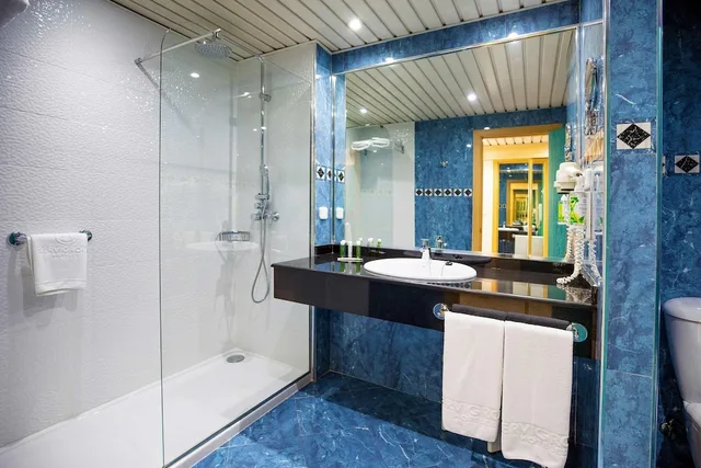 غرفة بثلاثة أسرّة بإطلالة على البحر، Hotel Servigroup Galua 8/10