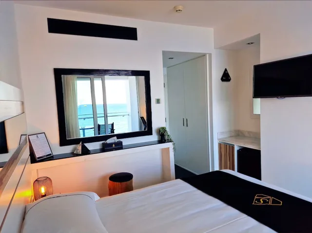 غرفة كلاسيكية بسرير مزدوج بإطلالة على البحر بشرفة، The Ciao Stelio Deluxe Hotel - Adults Only 1/10
