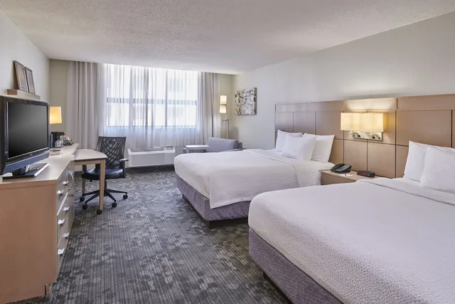 Studio, 2 Double Beds, Accessible, Courtyard Columbus Downtown 1/3