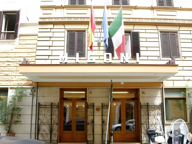 غرفة بسرير كينج، Milani Hotel 1/1